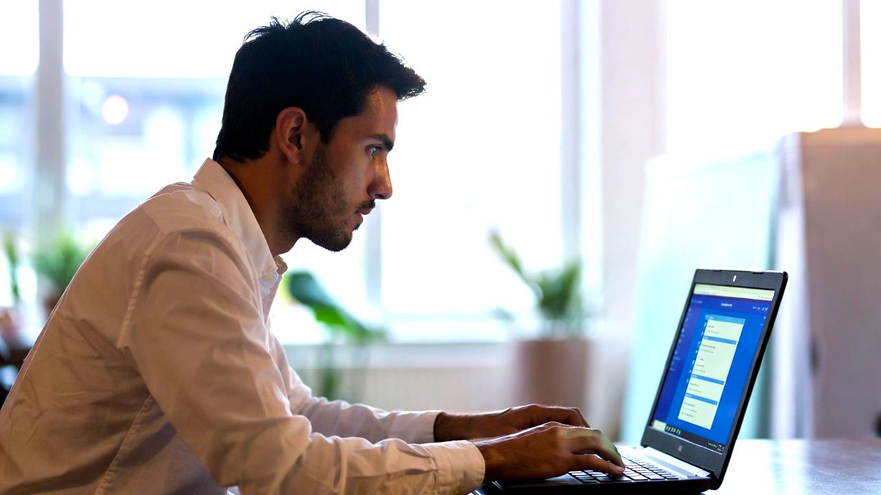 ビジネス向けノートPCであるThinkPadやレッツノートのイメージ