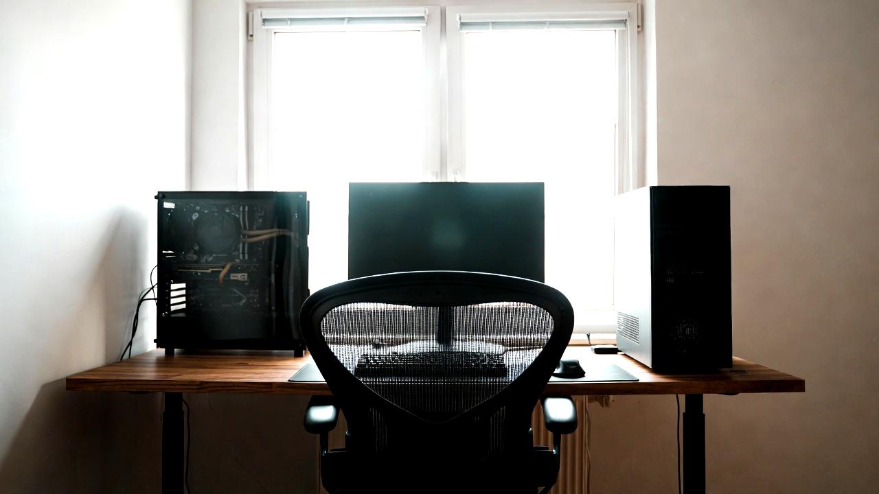 高性能デスクトップPCの構成例を示すイメージ