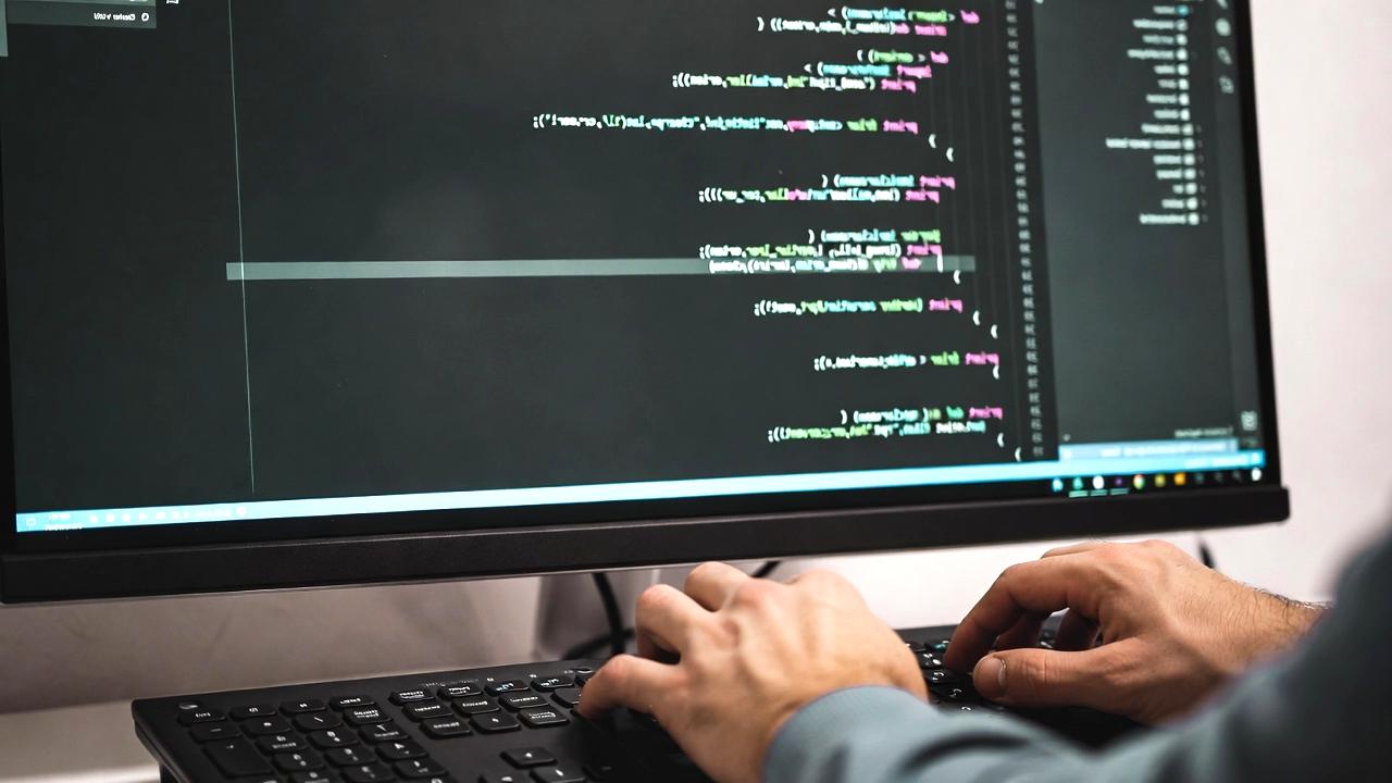 容量ギリギリまでデータが詰め込まれたUSBメモリのイメージ