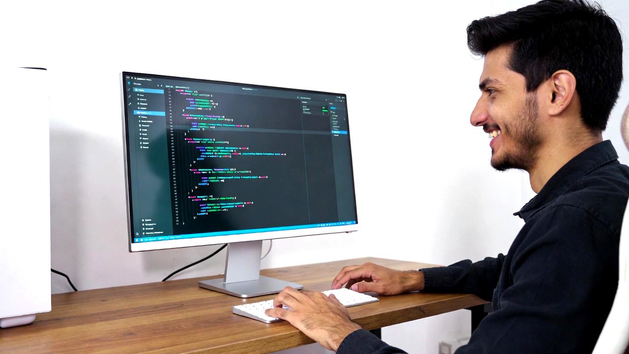 異音がするHDDをPCに接続しコピー可否を確認している画面