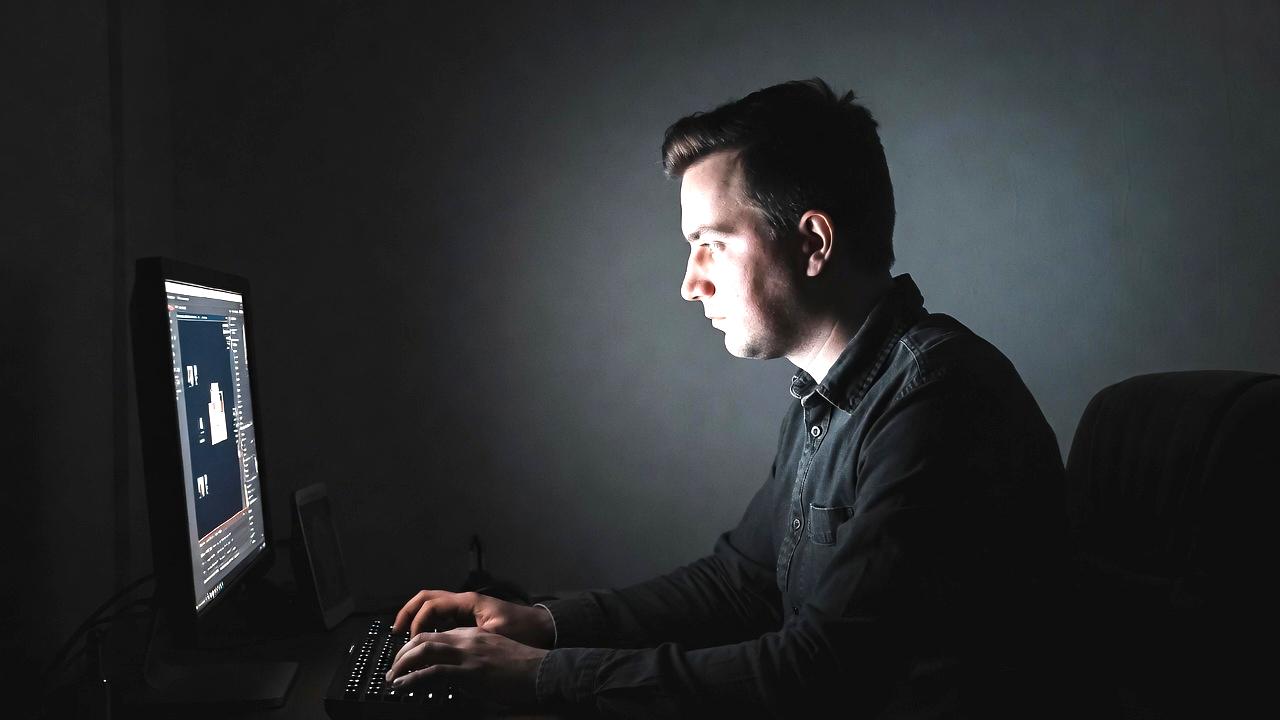 バックアップ頻度を損失許容時間から考えるイメージ図