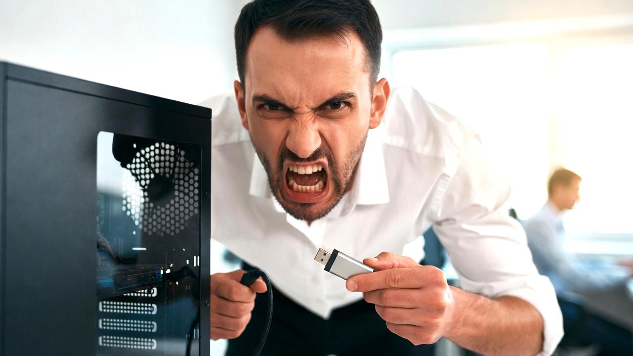 SSDを安全に保管しトラブルを防ぐためのポイントを示すイメージ