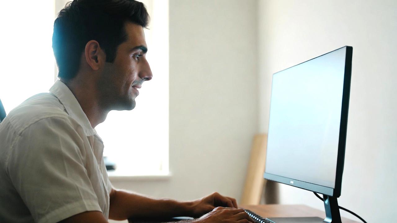 UbuntuとWindowsを使った動画編集・画像制作環境を比較するクリエイティブ作業の全体像