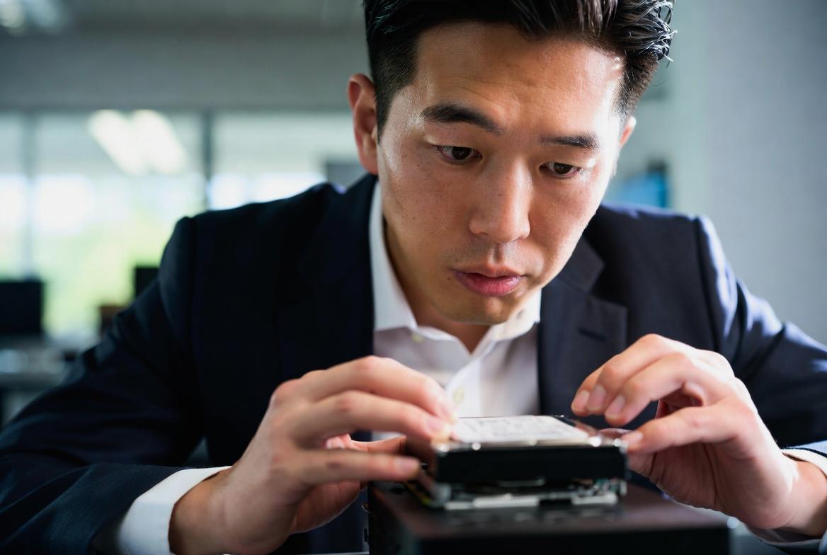 HDDの寿命とデータ保護を象徴するまとめイメージ
