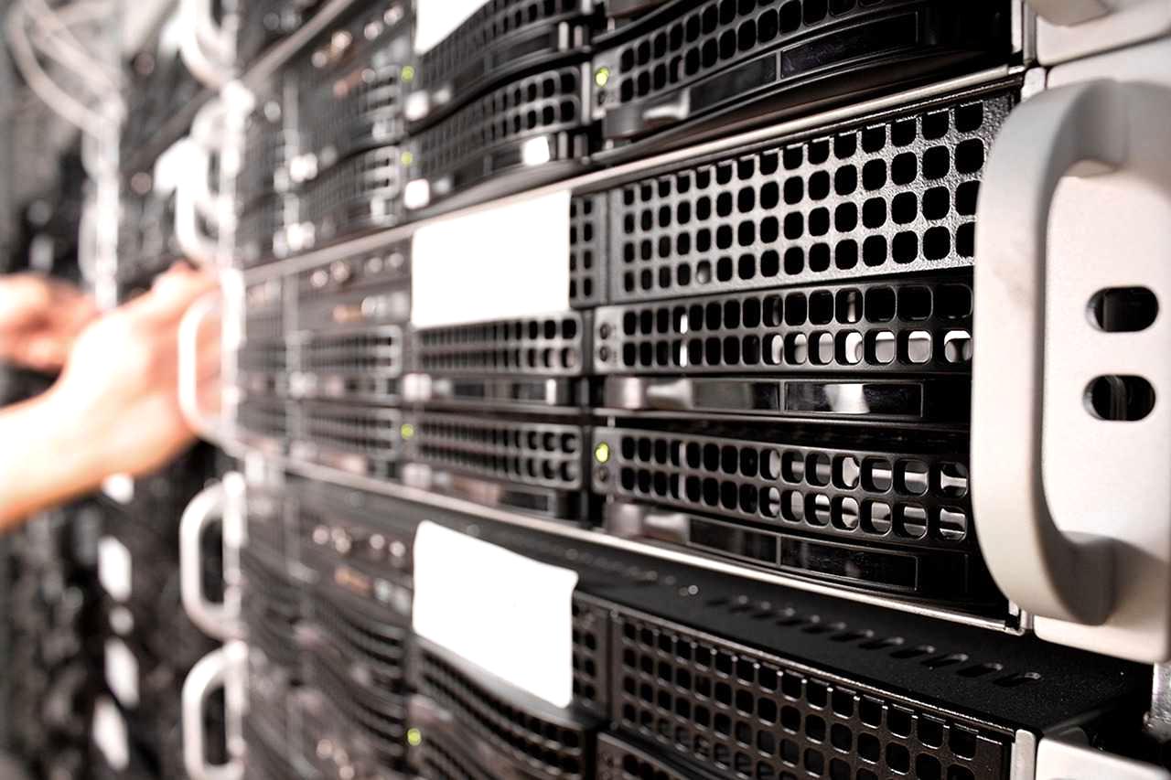 RAID5のエラー要因を複数の視点から整理したストレージ管理イメージ