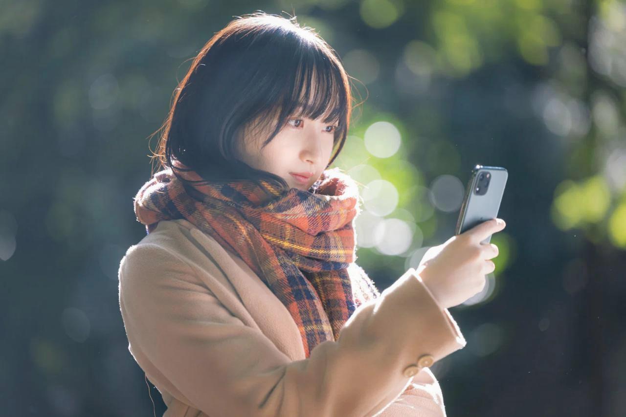 スマートフォンの設定画面でWi-FiやBluetoothがオンオフされている様子を示すスクリーンショット風イメージ