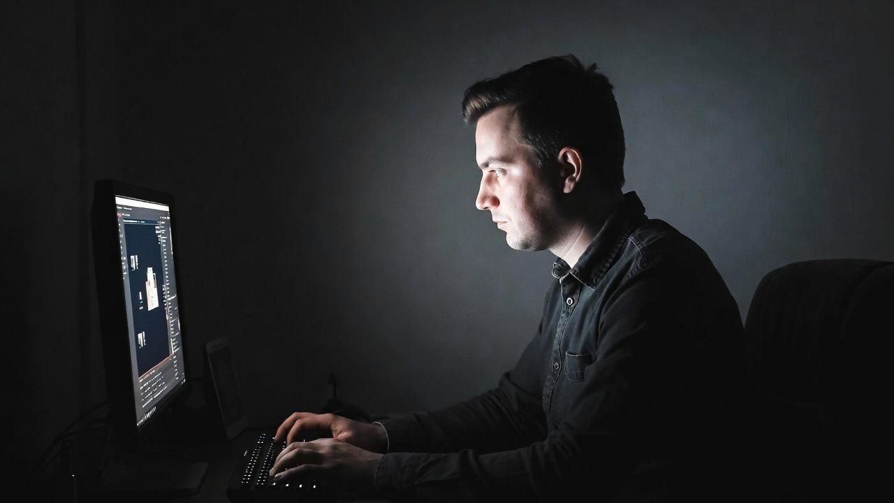Linuxターミナルで不要なサービスを無効化する作業画面