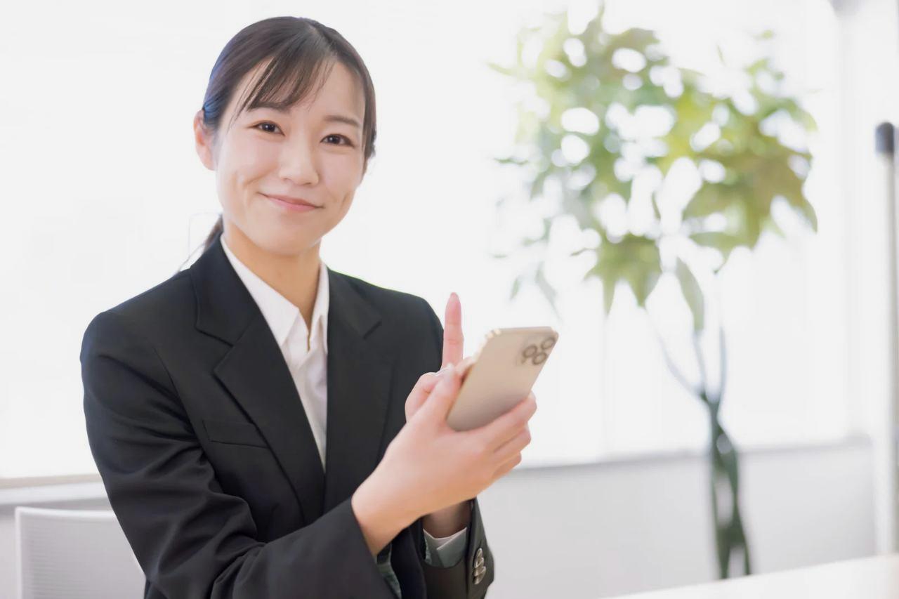 スマートウォッチの通知が集中力を奪う様子を表現したイメージ