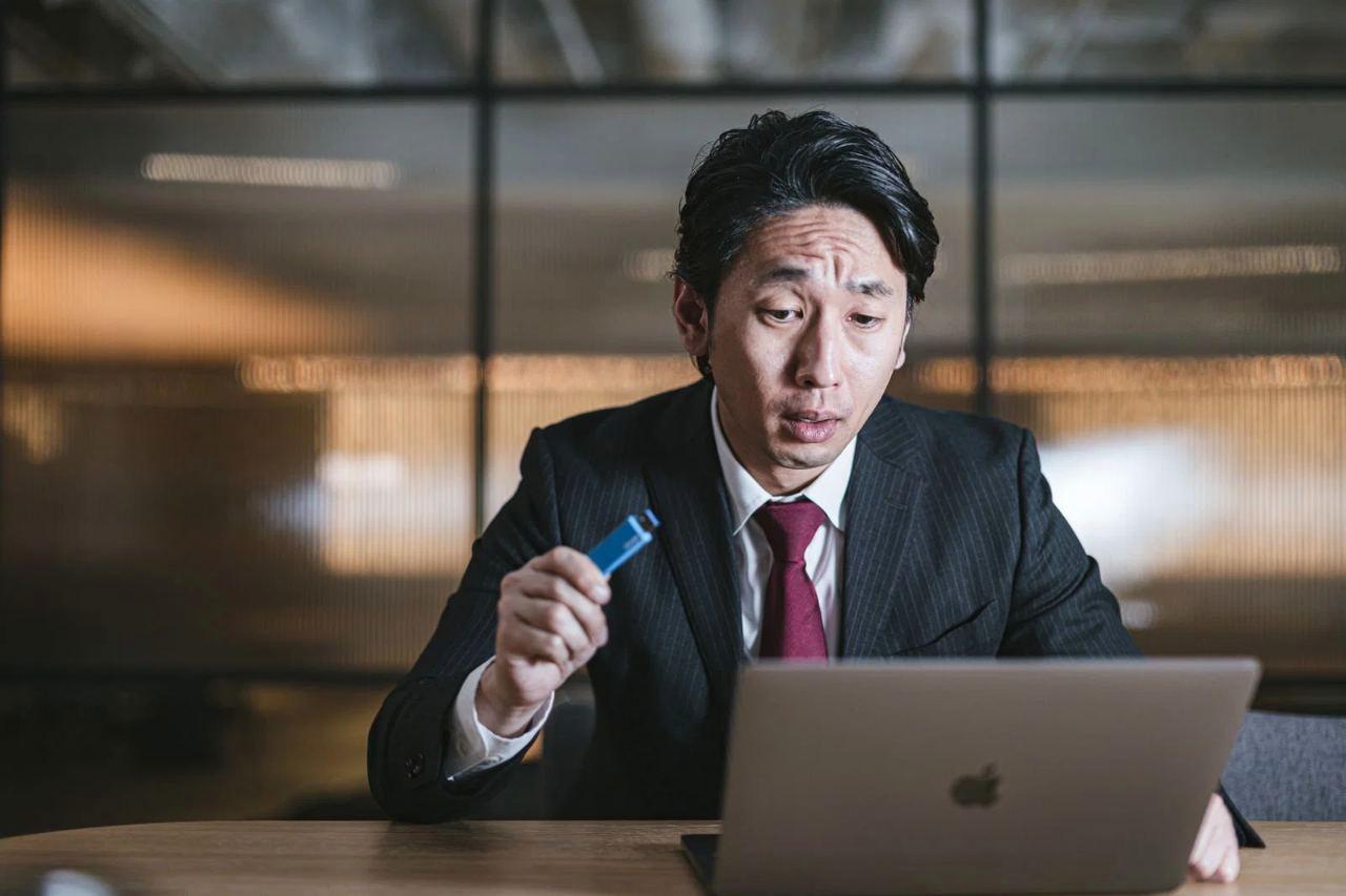 EndeavourOSへの移行時に注意すべきポイントを示すイメージ