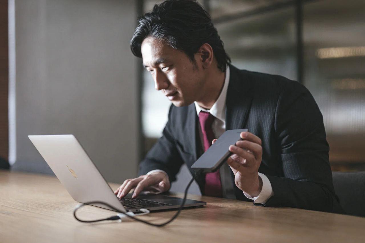 外付けSSDの故障やデータ破損リスクを表現したイメージ