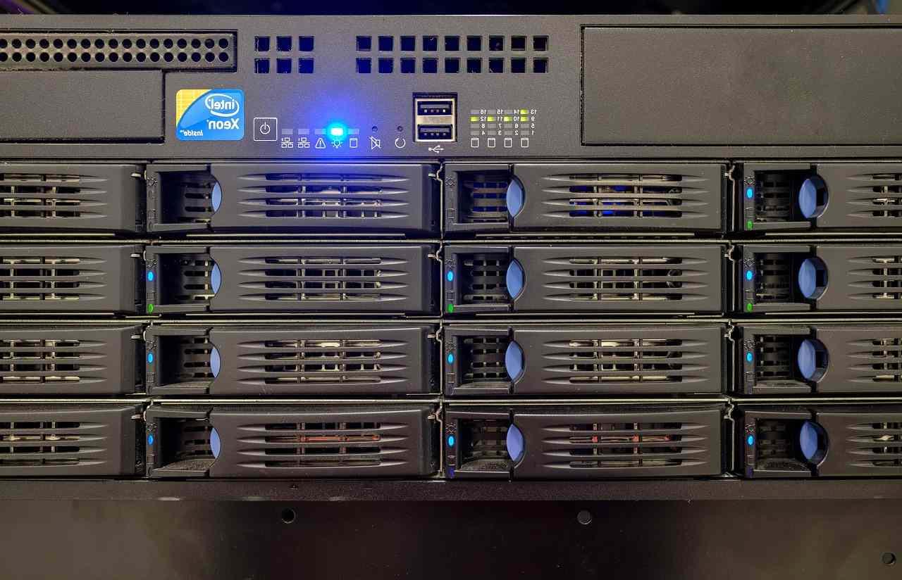 exFATの仕組みと耐障害性の弱点を解説するイメージ