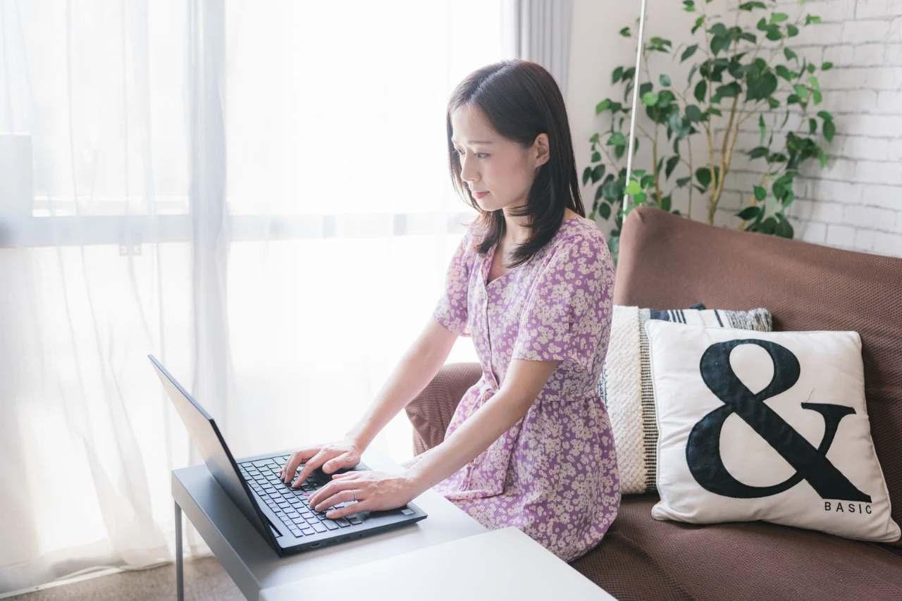 復活した古いPCでLinuxを快適に使うイメージ
