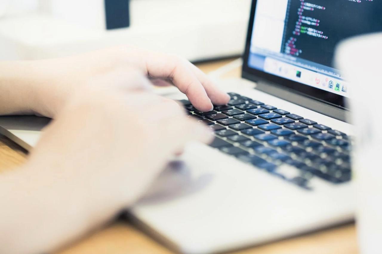 文書作成向けキーボードを比較しながら選ぶデスク上のイメージ