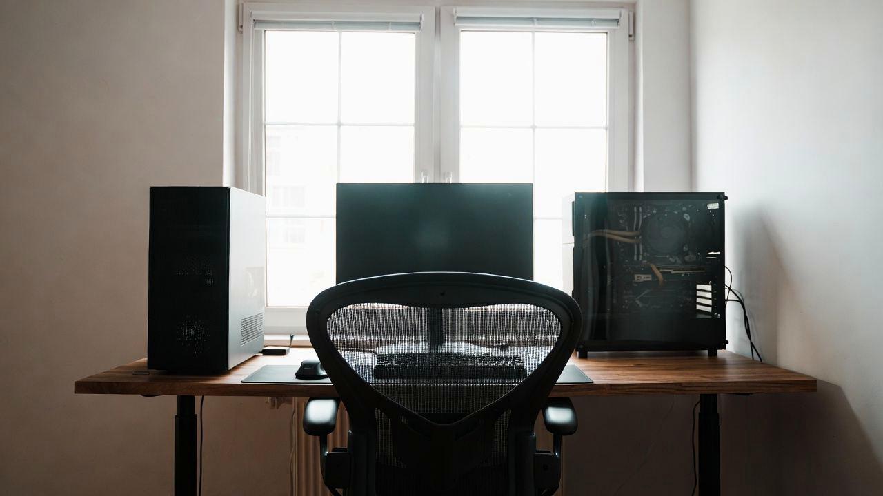 メンテナンスされているWindowsパソコンと周辺機器