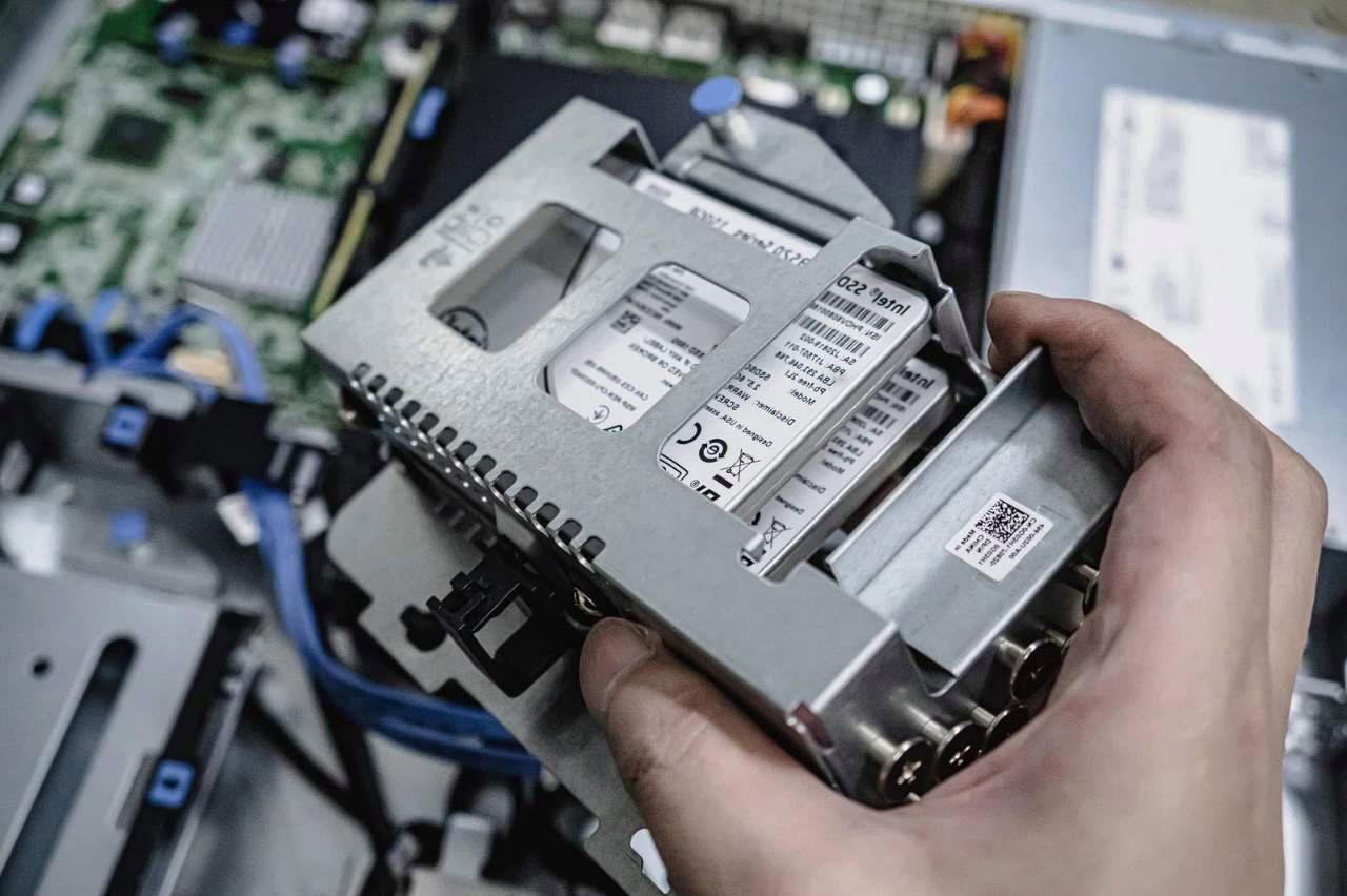 内蔵HDDと外付けHDDの違いや特徴を比較したストレージ画像