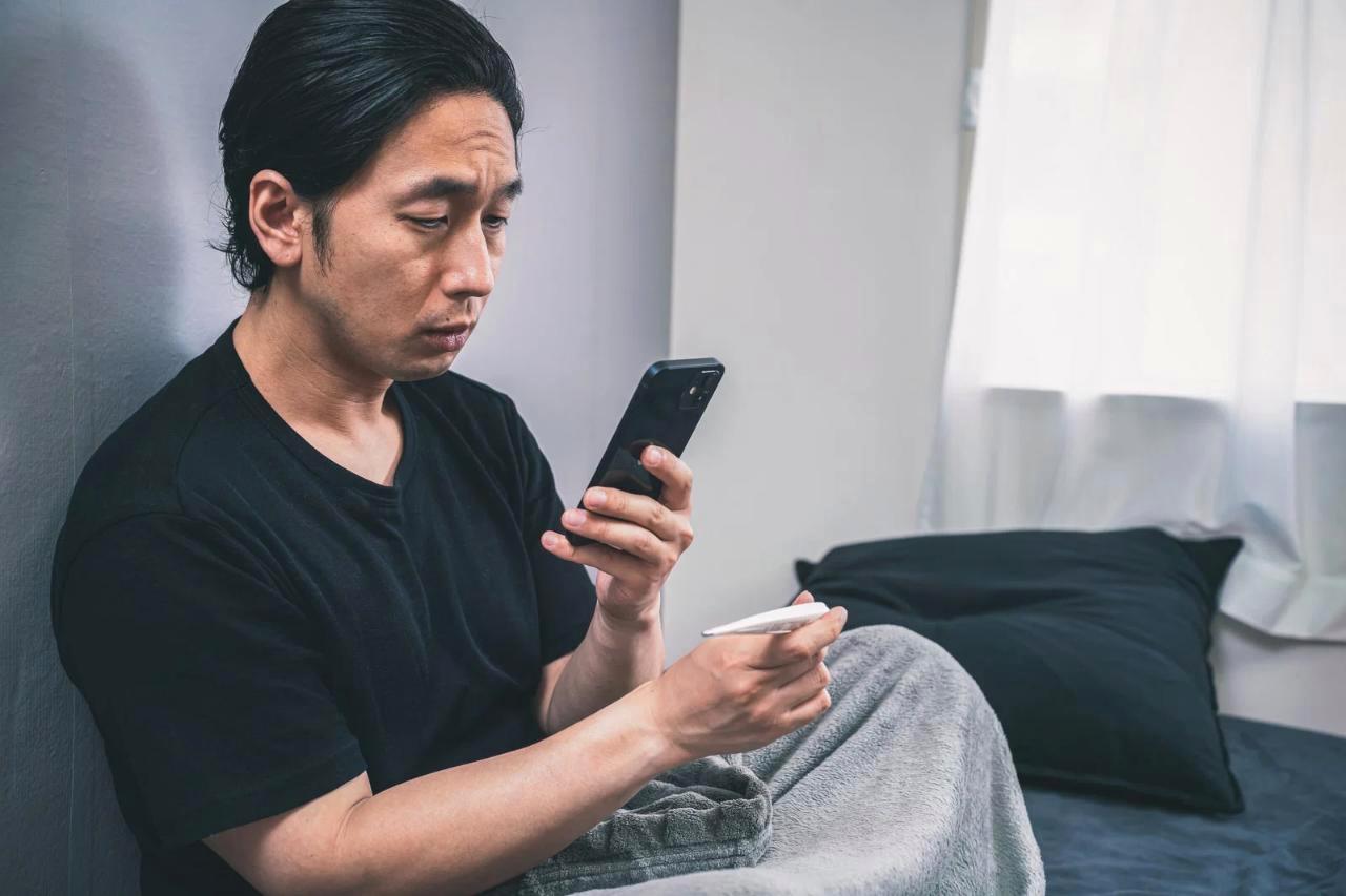 Androidスマートフォンのバッテリー管理を示すイメージ