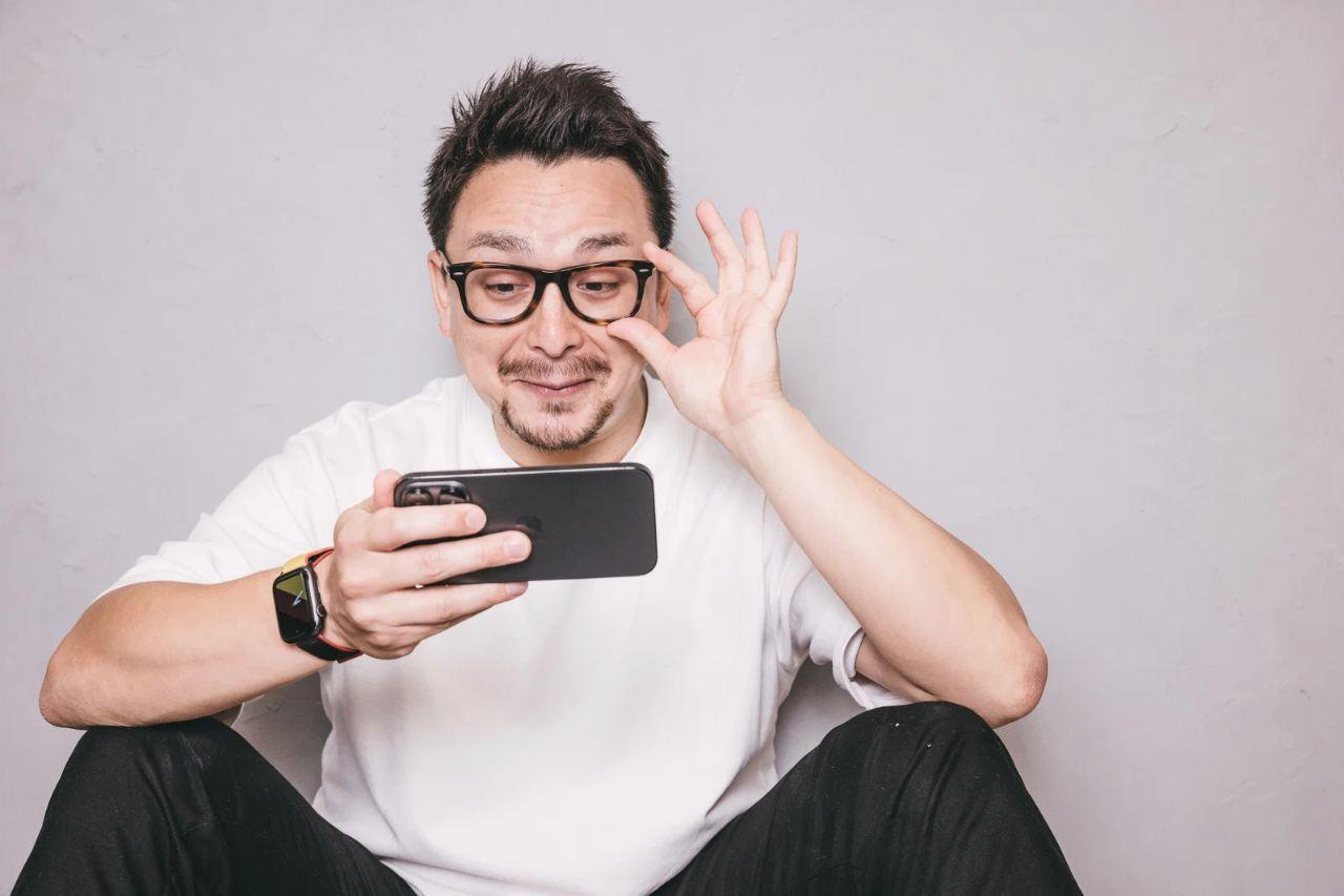 スマートフォンの設定画面で「最適化充電」がオンになっている部分のスクリーンショット