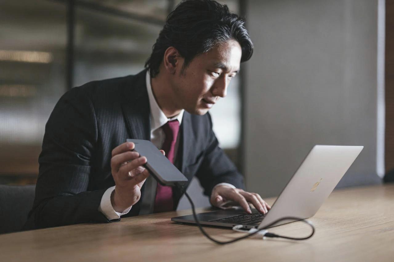 「Googleサービスを多用するか」「Officeを頻繁に使うか」という分岐点から結論へ導くフローチャート図