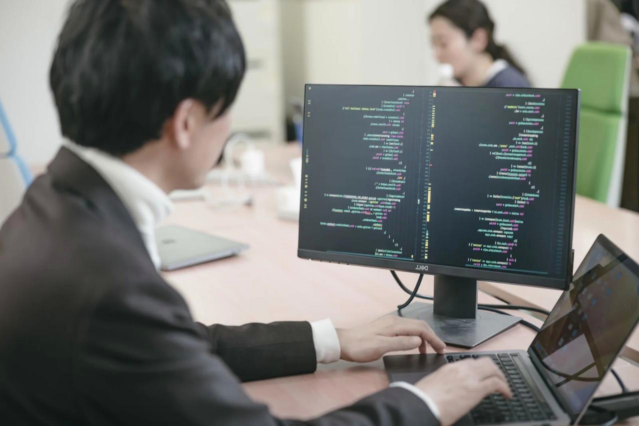 動画再生アプリを起動しバッテリー残量が経時変化している画面