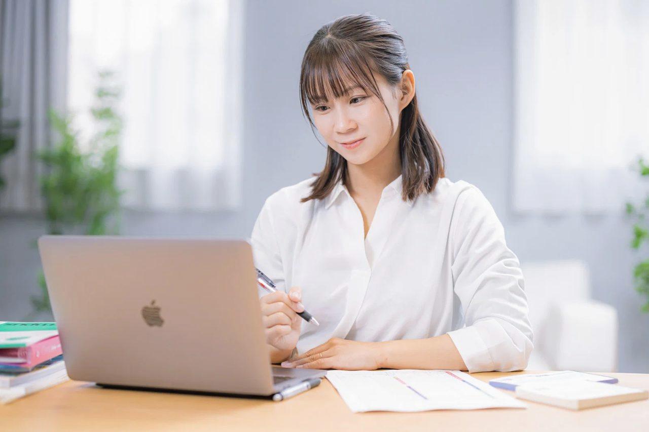 利用目的別にKubuntuとEndeavourOSを選ぶ比較イメージ