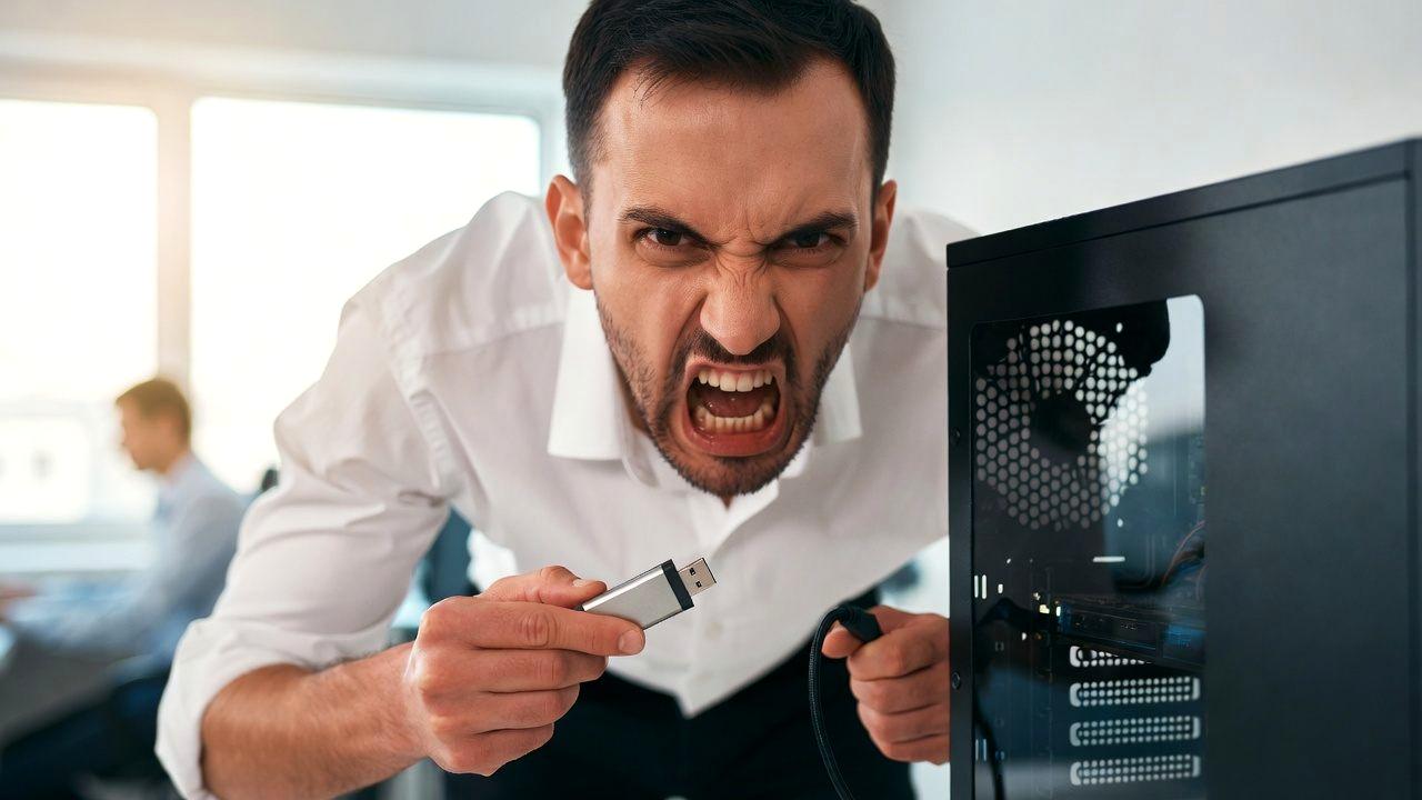 メモリ使用量とCPU負荷のグラフ比較。Cinnamonの数値とOpenboxの数値を棒グラフで可視化